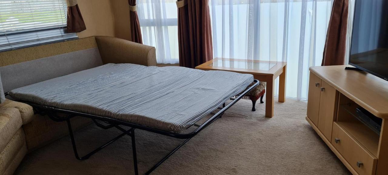 Lovely Caravan With Decking At Coral Beach Park In Lincolnshire Ref 77001C Hotell Ingoldmells Eksteriør bilde